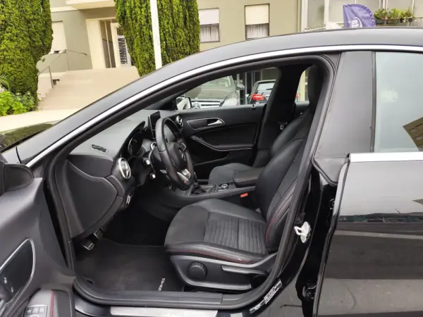 Mercedes-Benz CLA 200 (CDI) d AMG Line 2