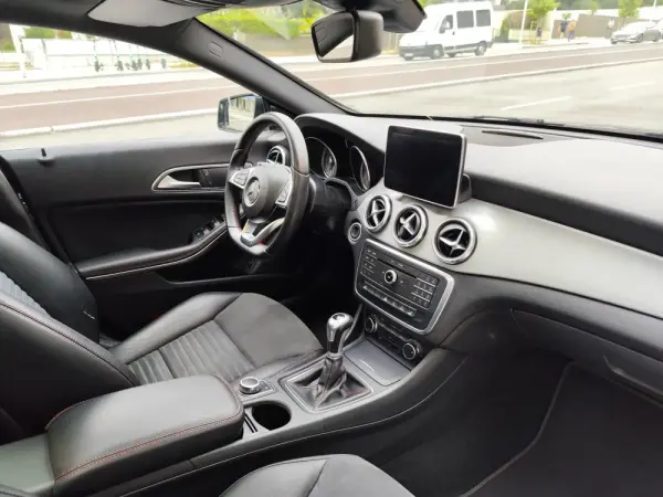 Mercedes-Benz CLA 200 (CDI) d AMG Line 18