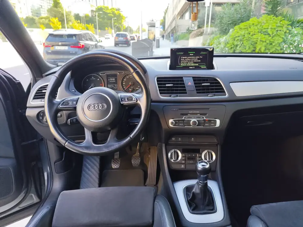 Audi Q3 2.0 TDI Business Line S-line 4