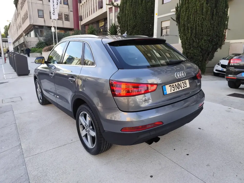 Audi Q3 2.0 TDI Business Line S-line 7