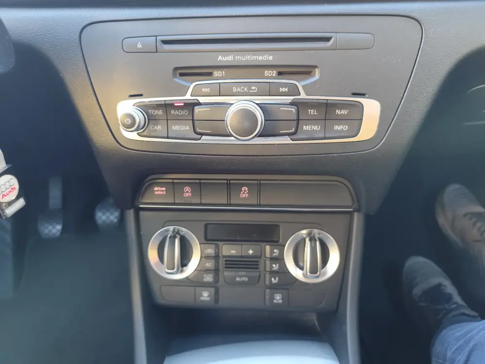 Audi Q3 2.0 TDI Business Line S-line 18