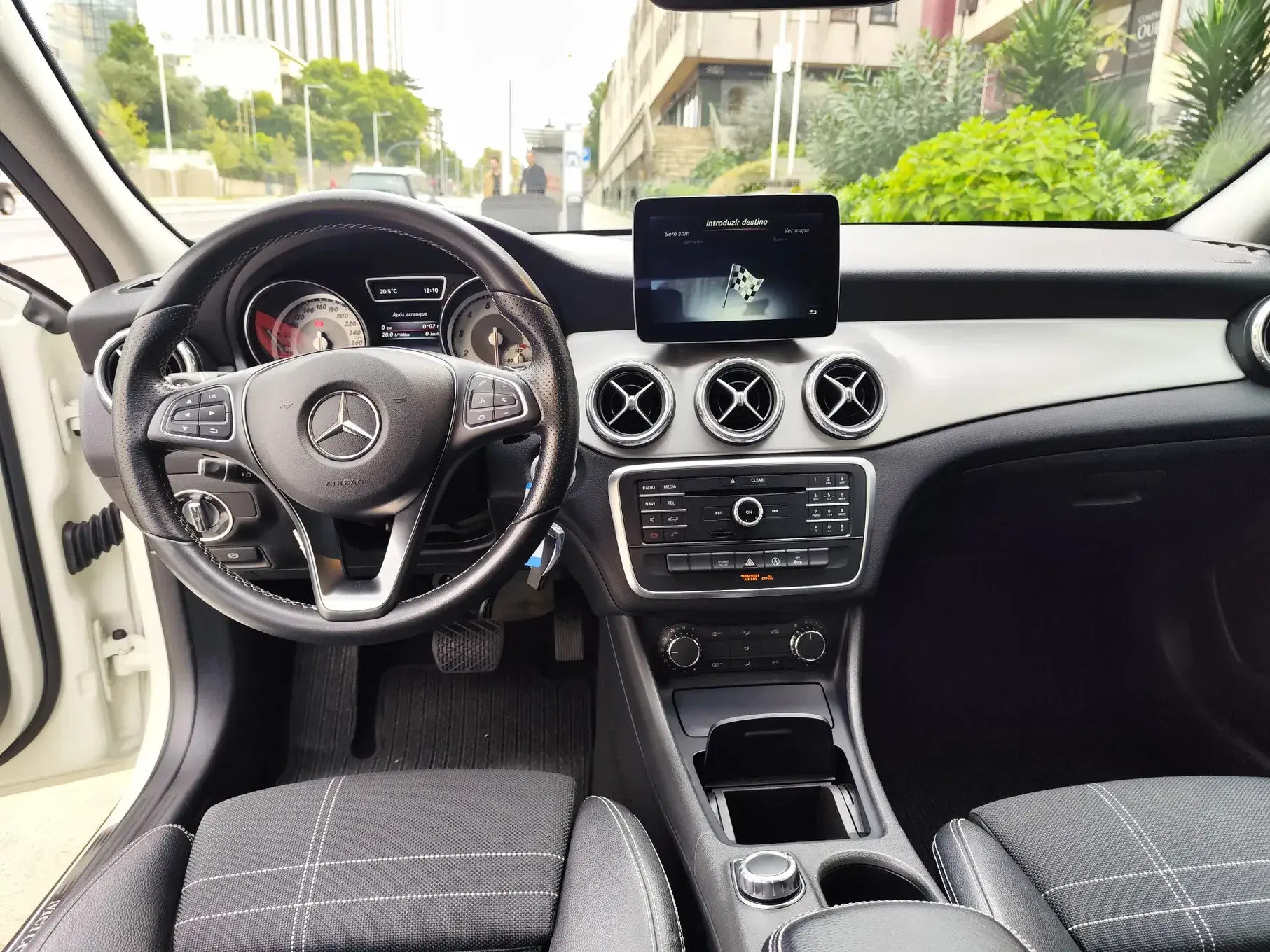 Mercedes-Benz GLA 180 7G-DCT UrbanStyle Edition 7