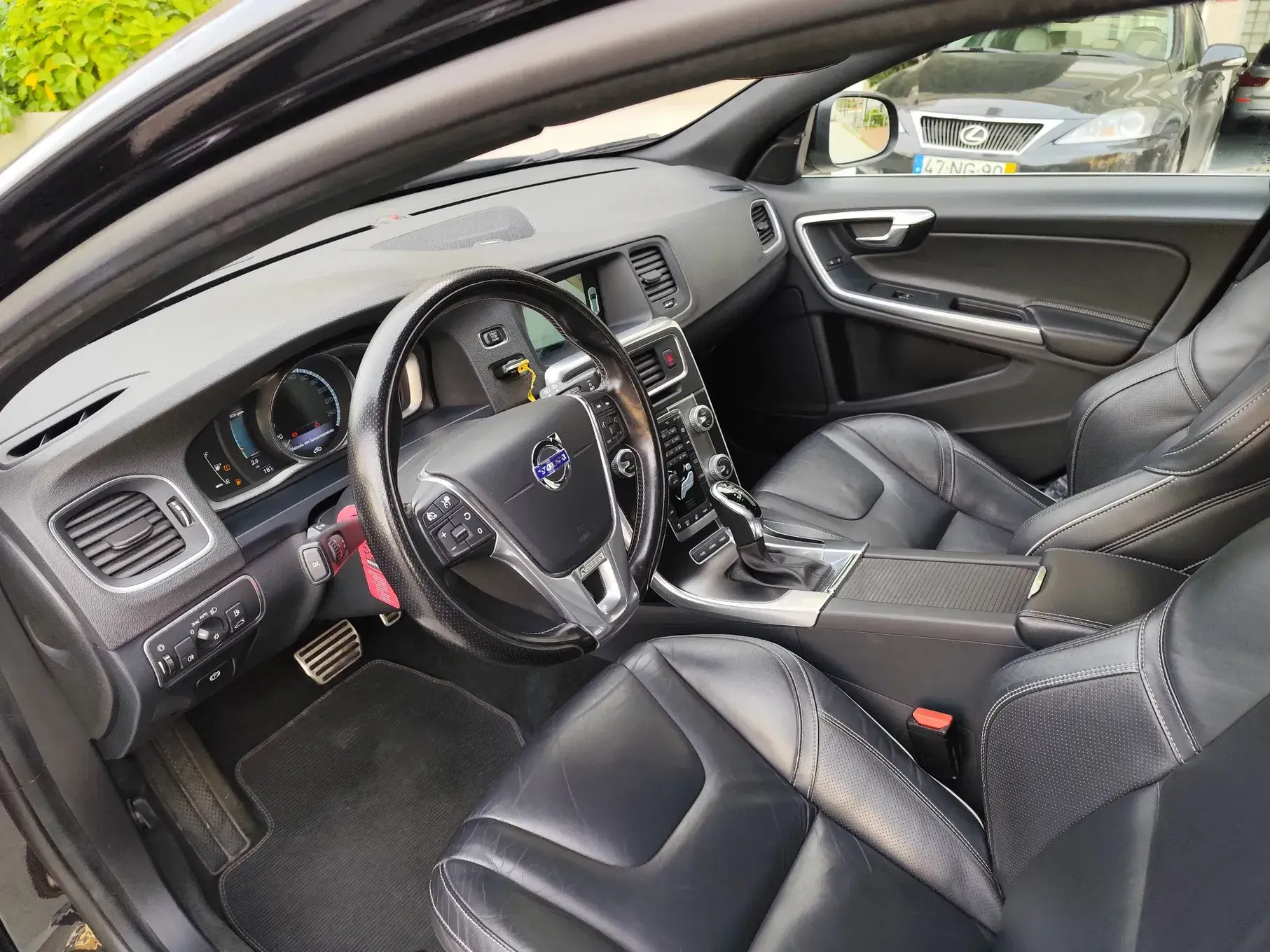 Volvo V60 D6 Twin Engine Geartronic RDesign 2