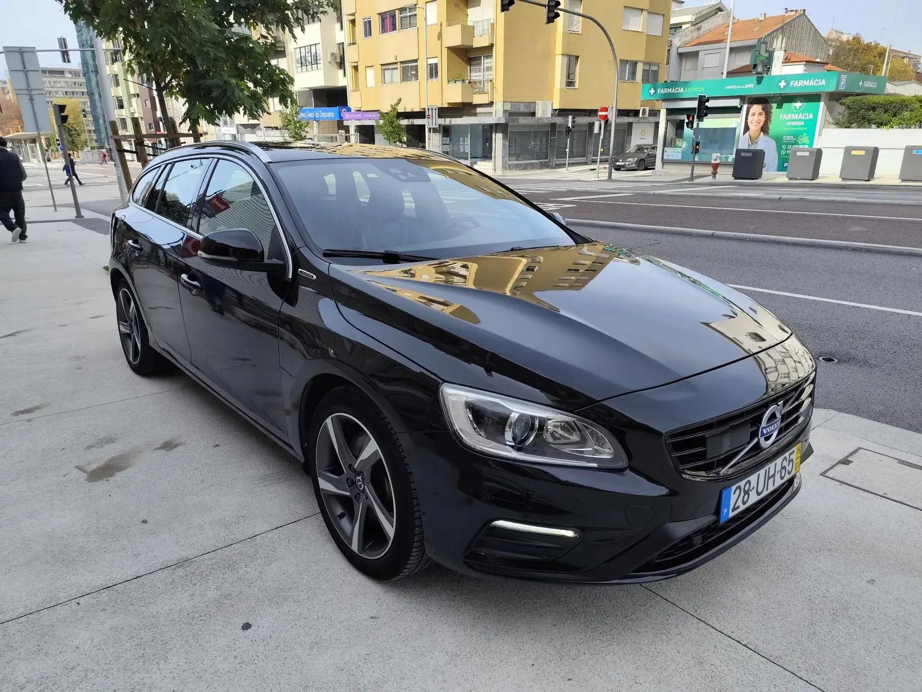 Volvo V60 D6 Twin Engine Geartronic RDesign 10