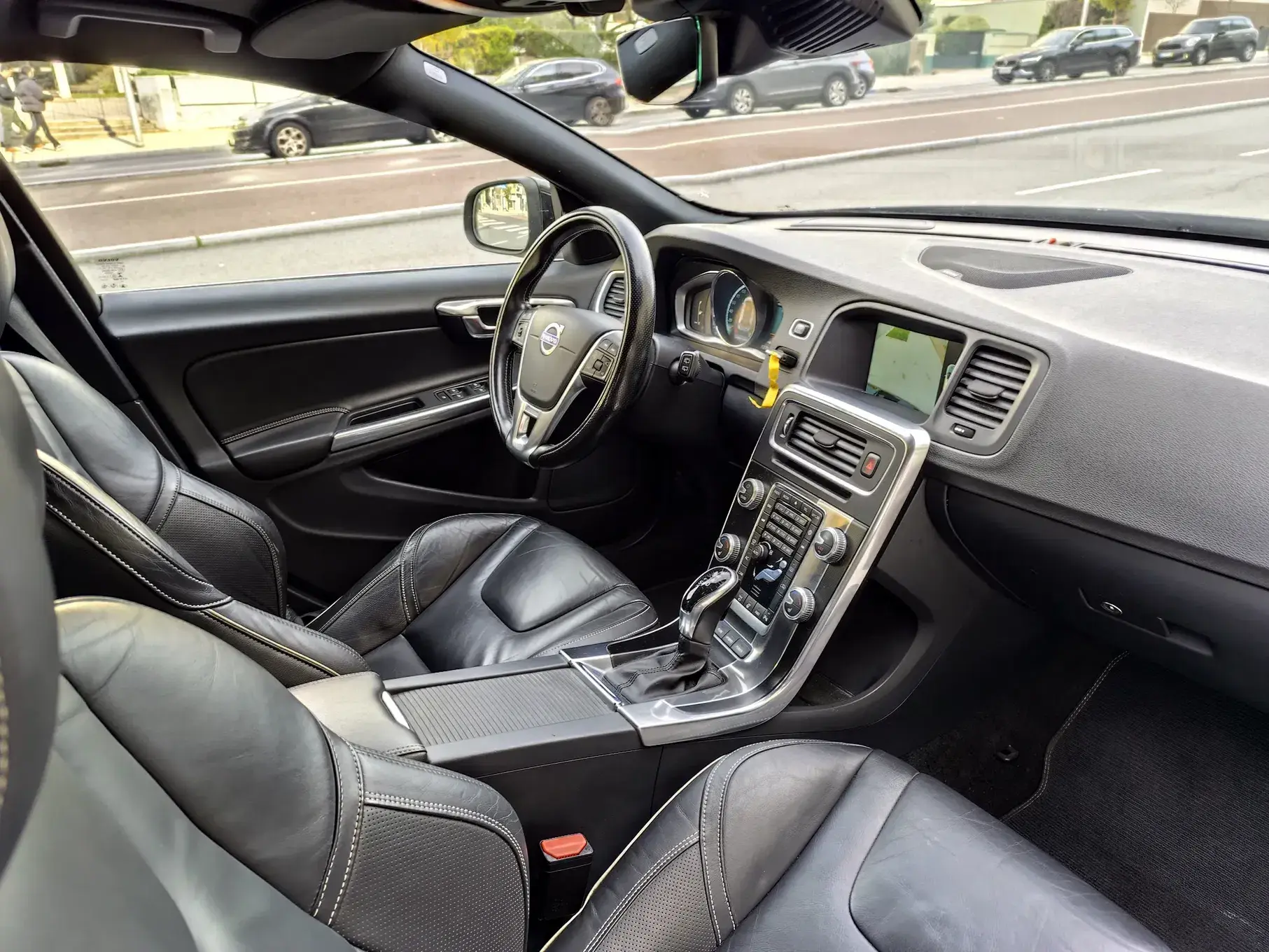 Volvo V60 D6 Twin Engine Geartronic RDesign 15