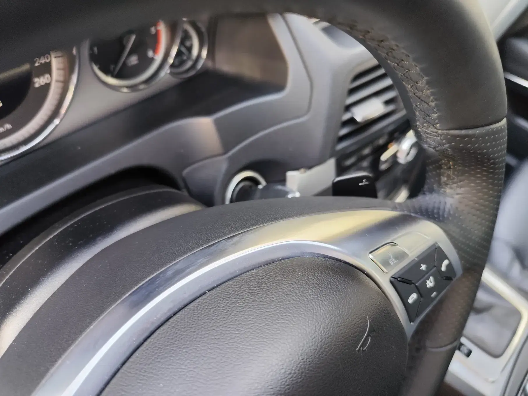 Mercedes-Benz E 250 CDi Avantgarde BE Auto 27