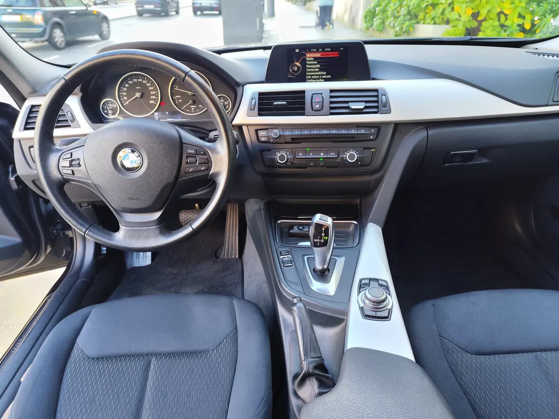 BMW 320 d Cabrio Auto 16