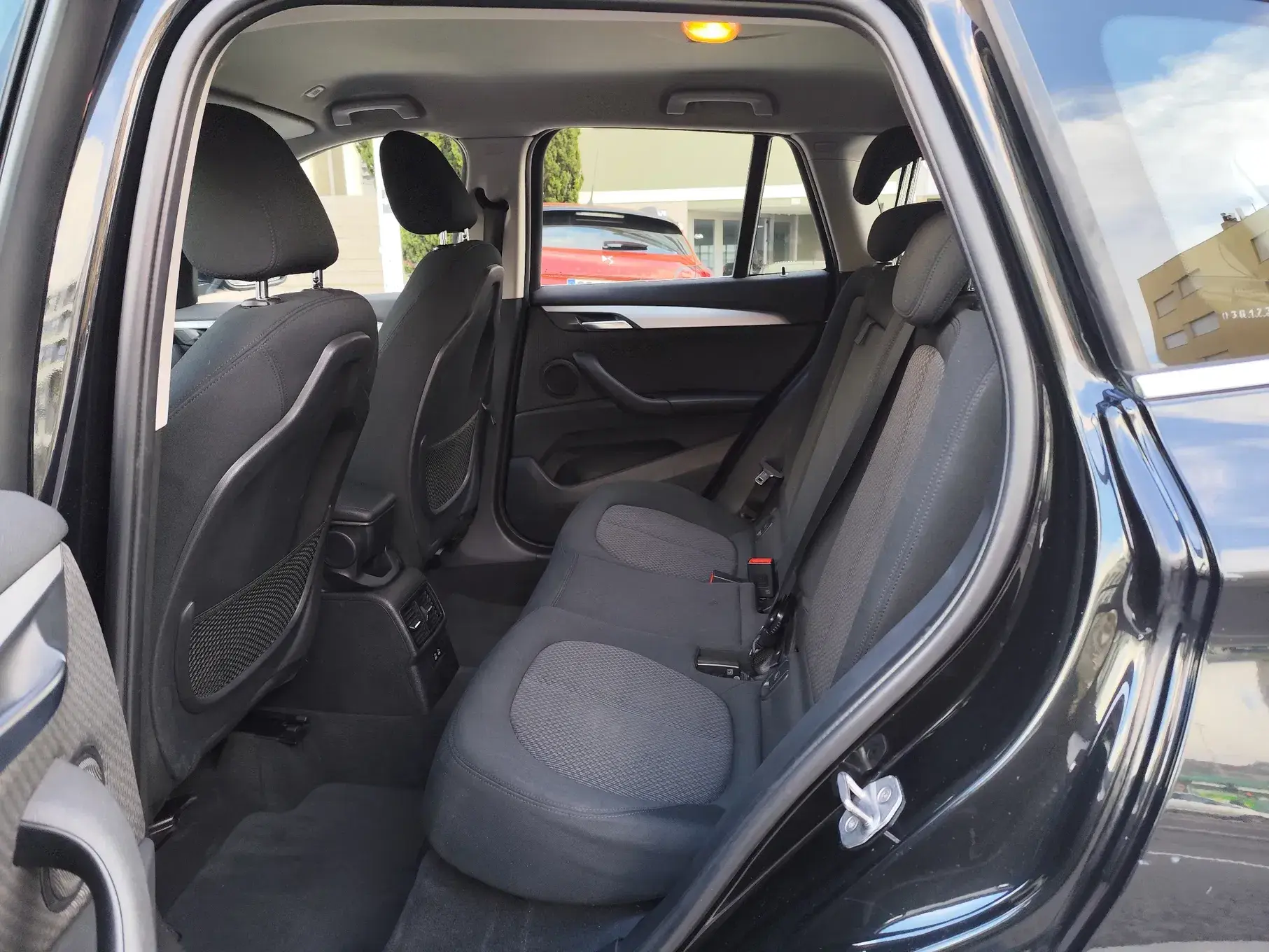 BMW X1 16 d sDrive Advantage 13