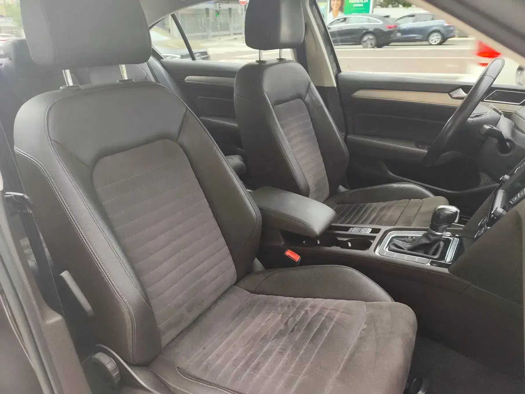 Volkswagen Passat 2.0 TDI Highline DSG 17