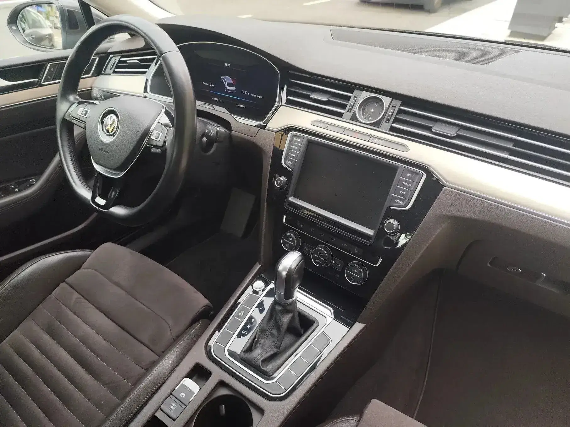 Volkswagen Passat 2.0 TDI Highline DSG 19