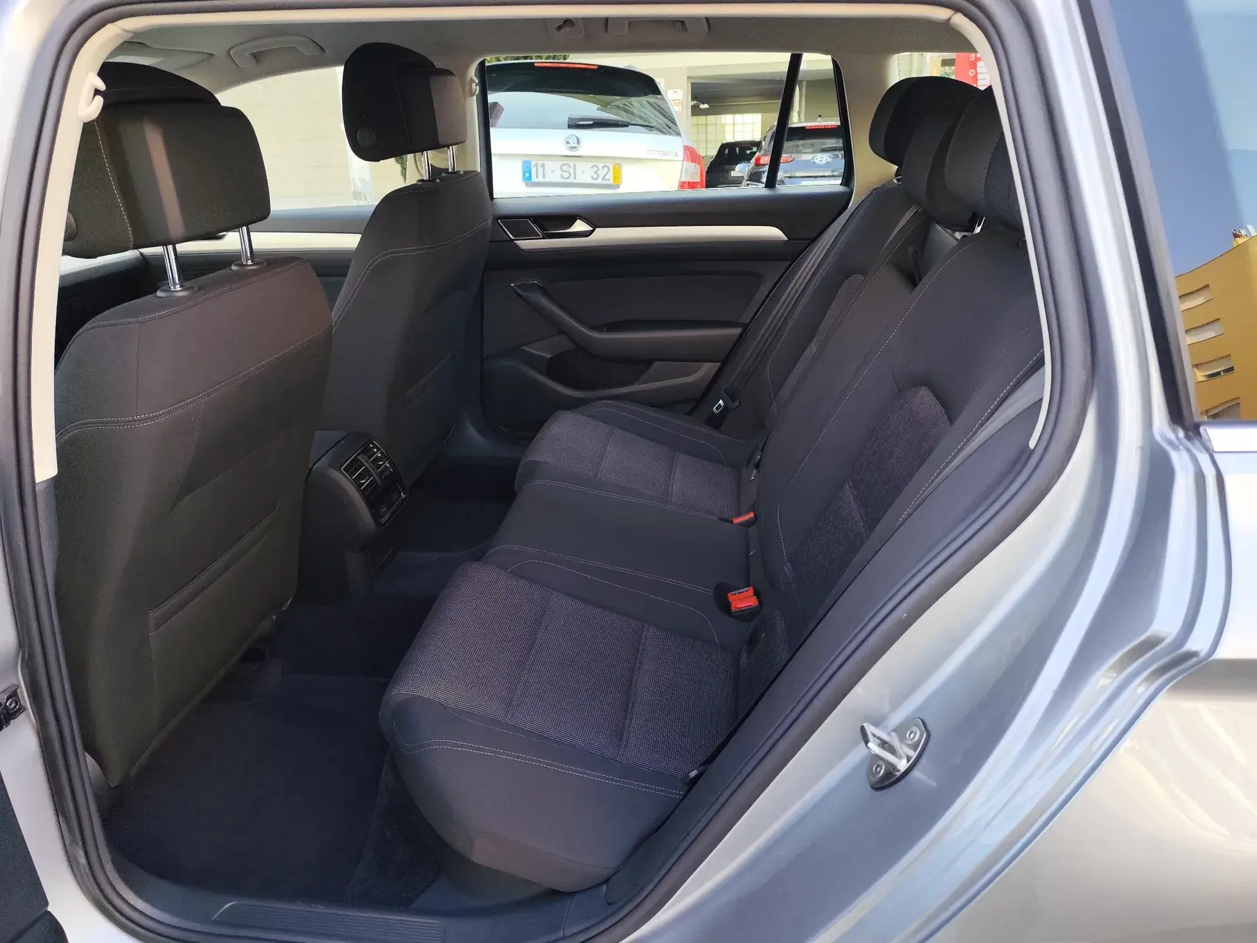 Volkswagen Passat Variant 2.0 TDi Confortline DSG 20