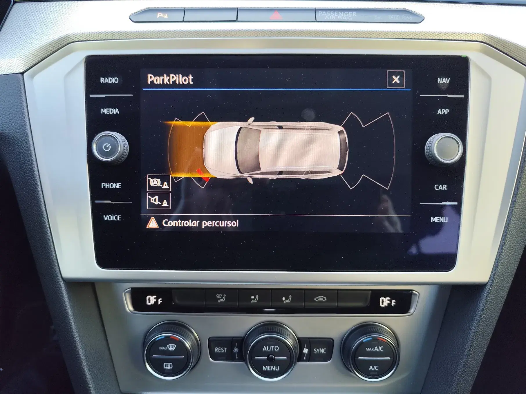 Volkswagen Passat Variant 2.0 TDi Confortline DSG 28