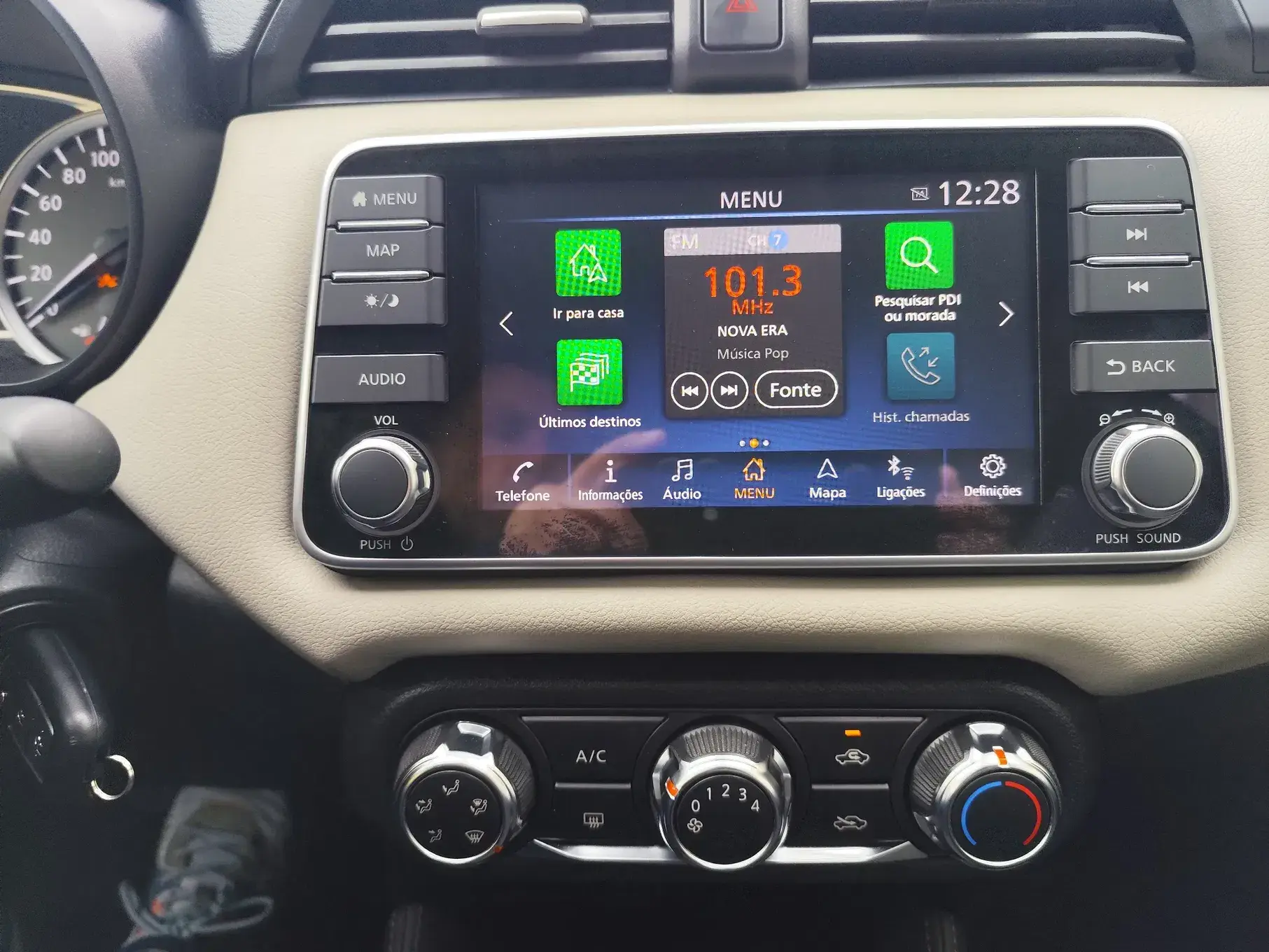 Nissan Micra 1.0 IG-T Acenta 22