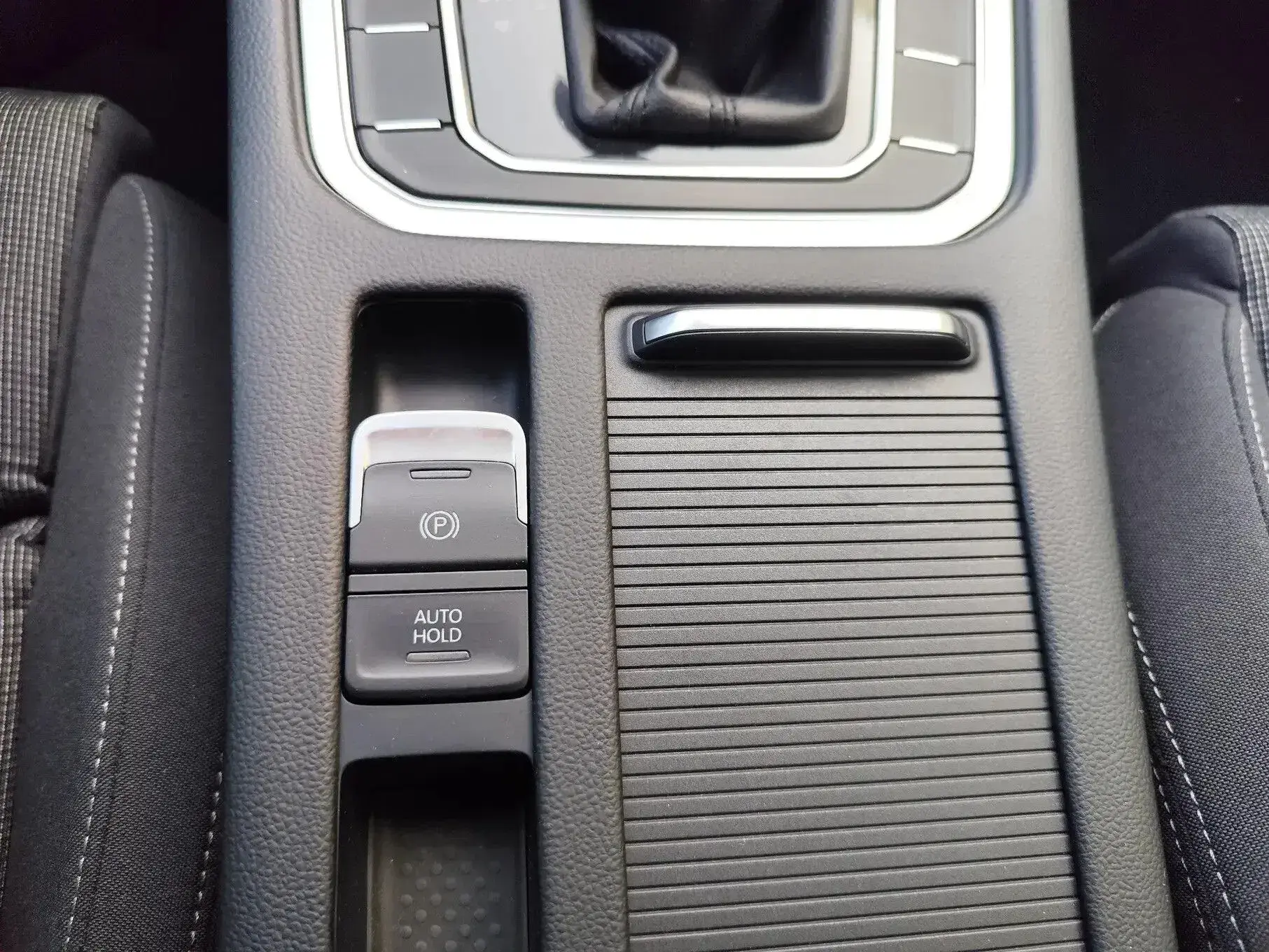 Volkswagen Passat Variant 2.0 TDI Confortline DSG 26