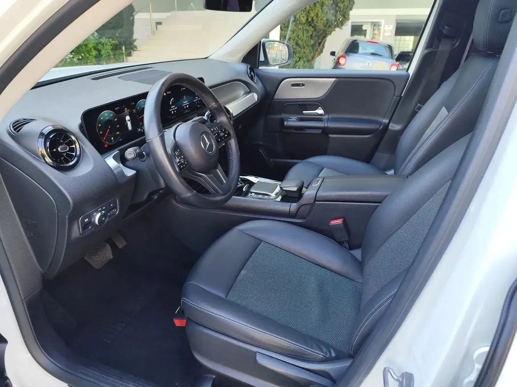 Mercedes-Benz GLB 200 d 8G-DCT Style 4