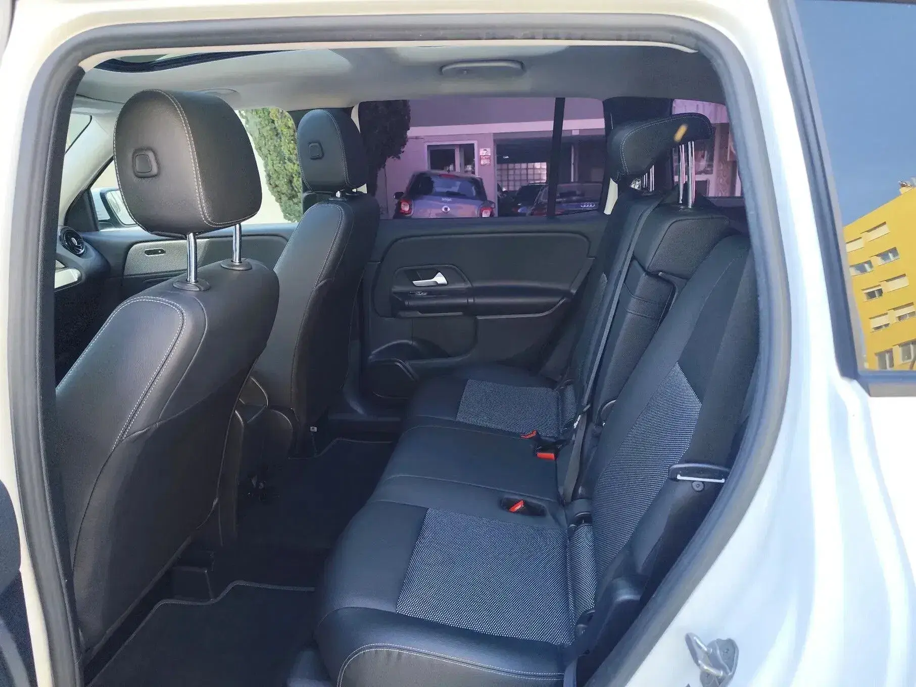 Mercedes-Benz GLB 200 d 8G-DCT Style 22