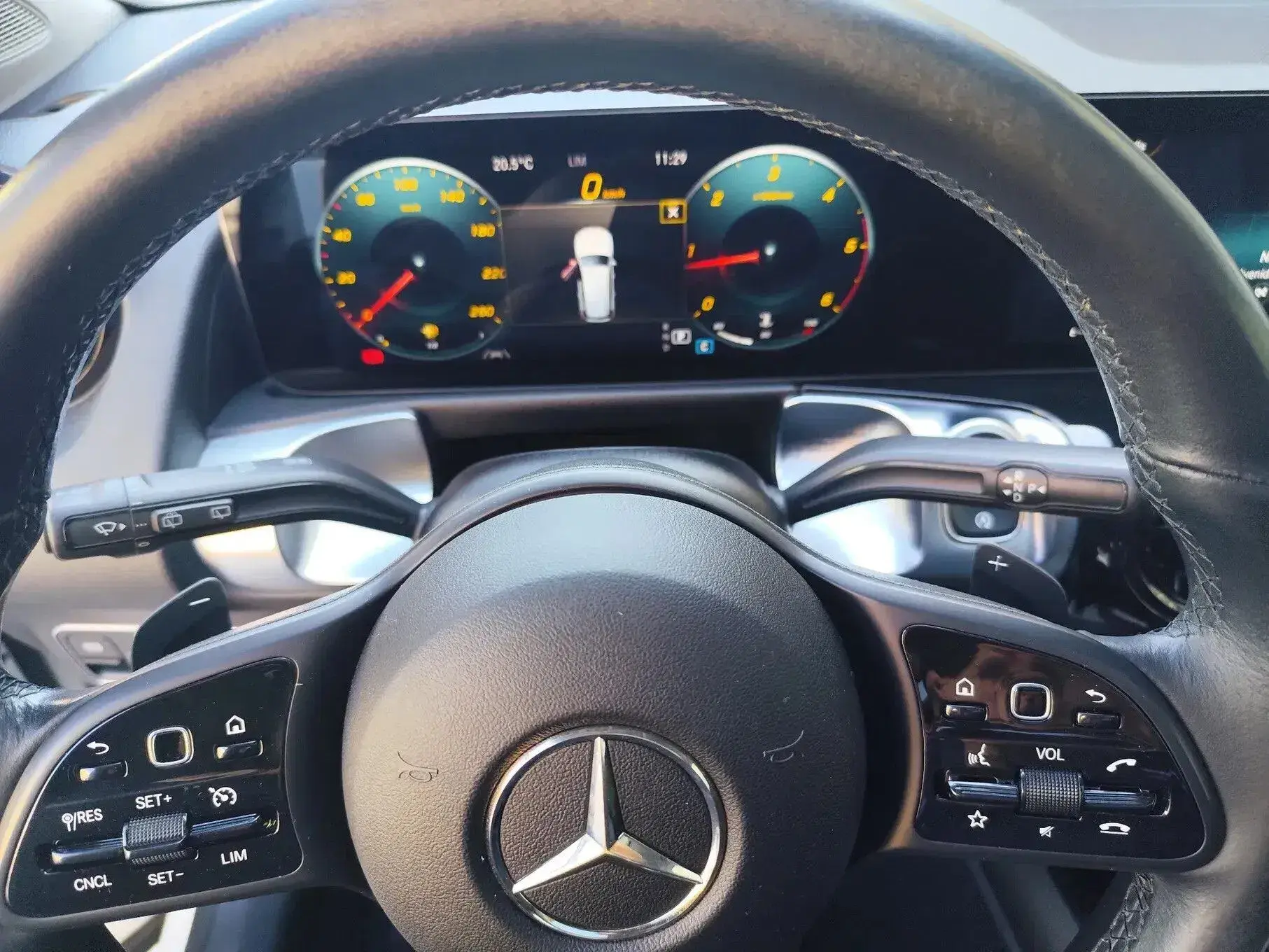 Mercedes-Benz GLB 200 d 8G-DCT Style 23
