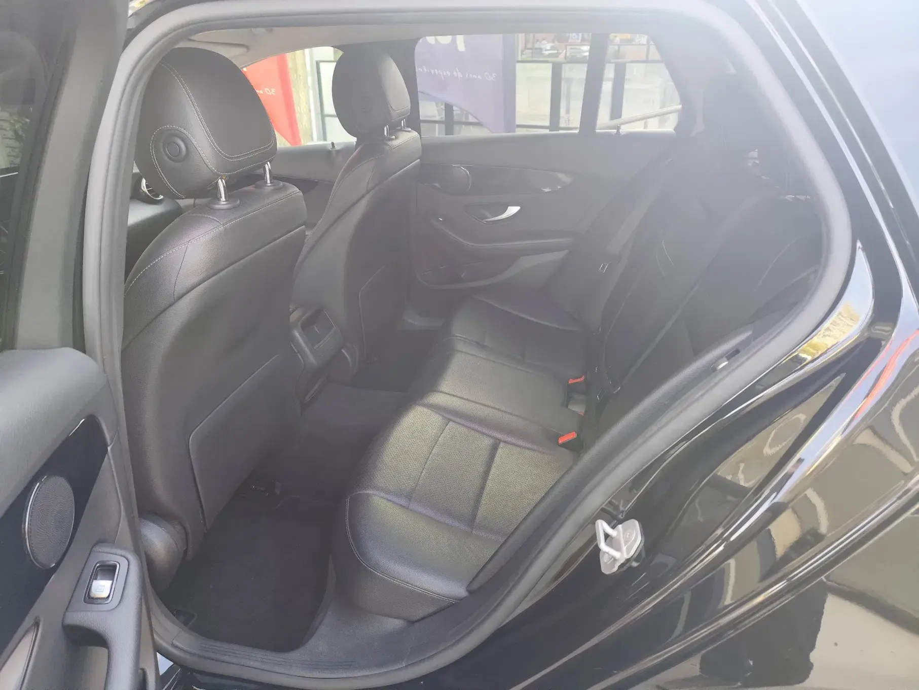Mercedes-Benz C 180 (BlueTEC) d Station 7G-TRONIC Avantgarde 4