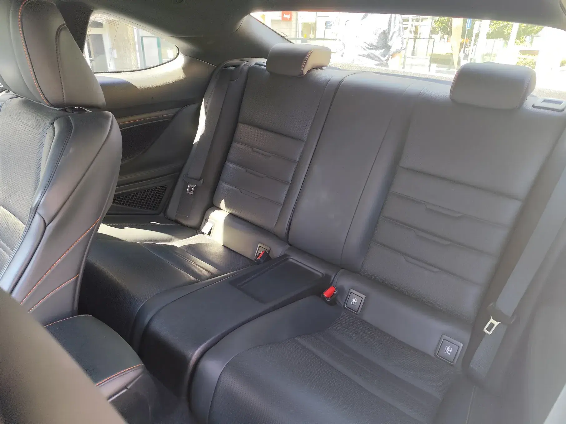 Lexus RC 300h Black Edition 14