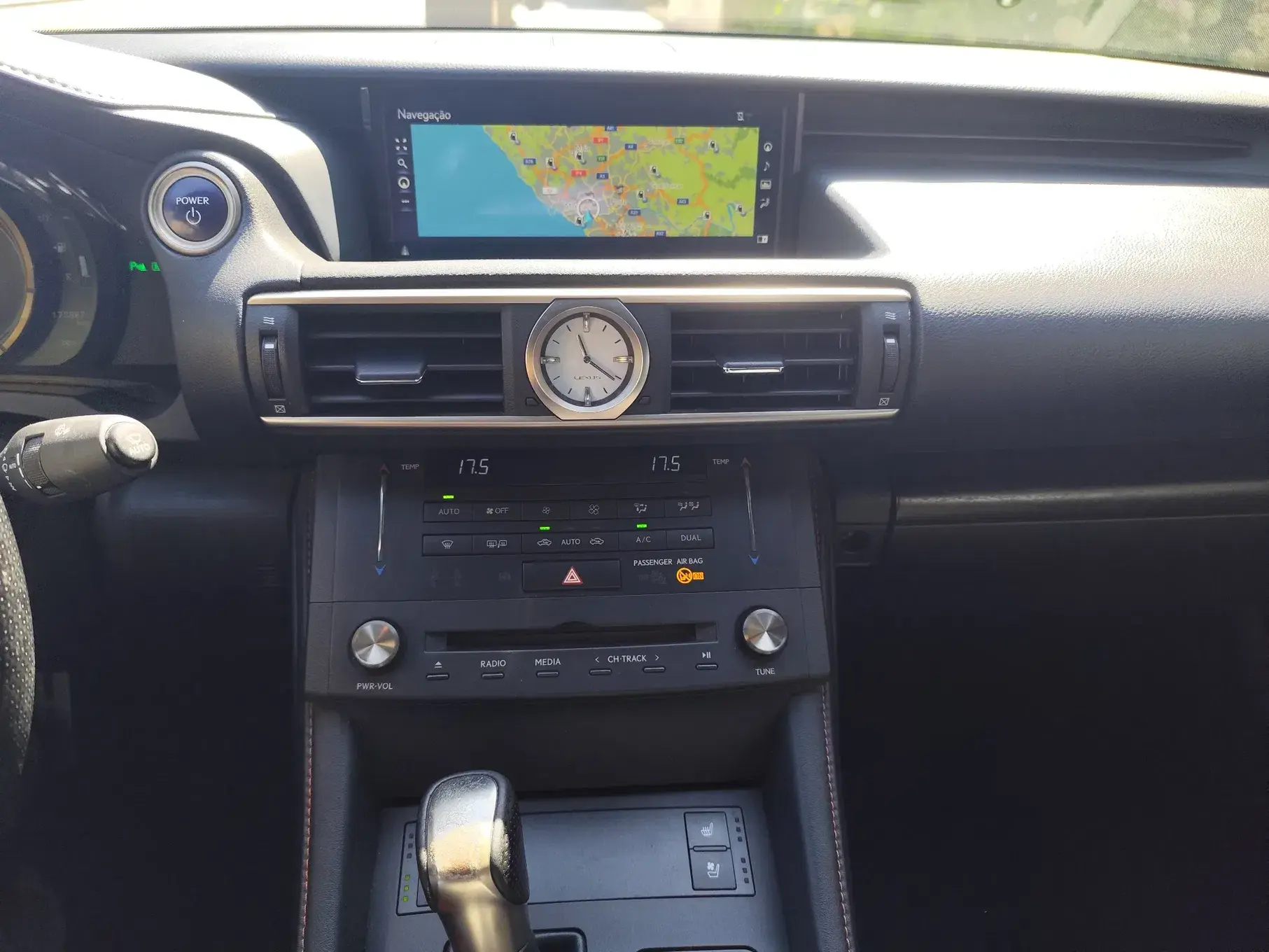 Lexus RC 300h Black Edition 17