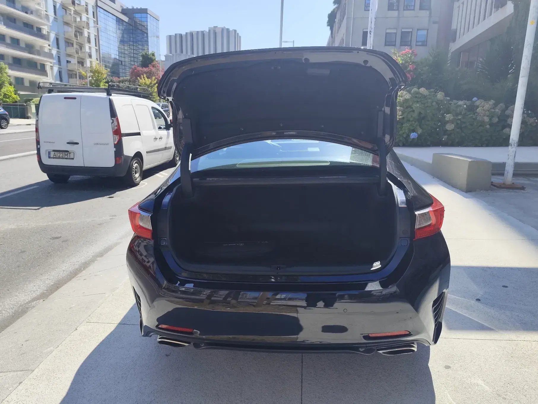 Lexus RC 300h Black Edition 30