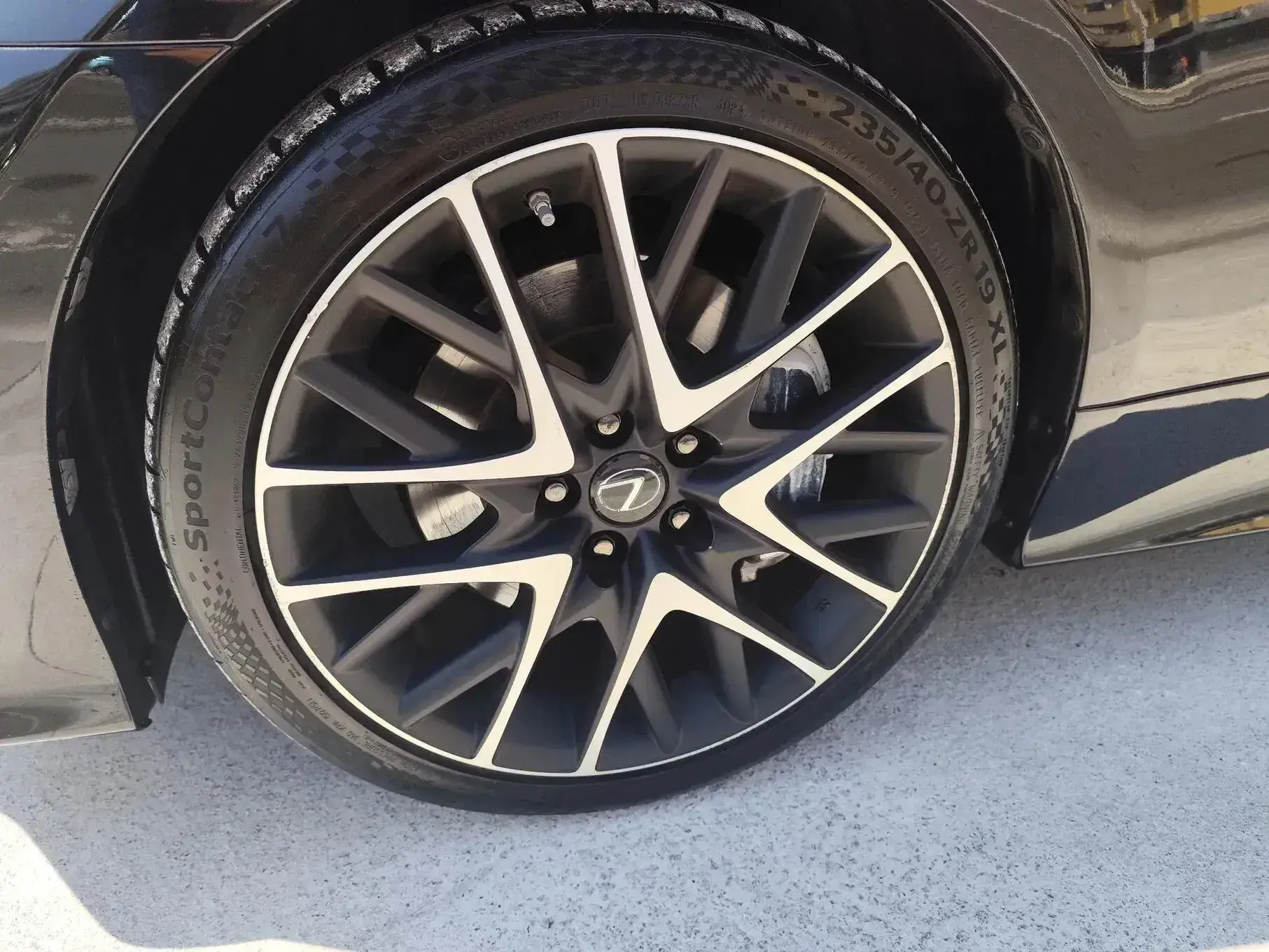 Lexus RC 300h Black Edition 3