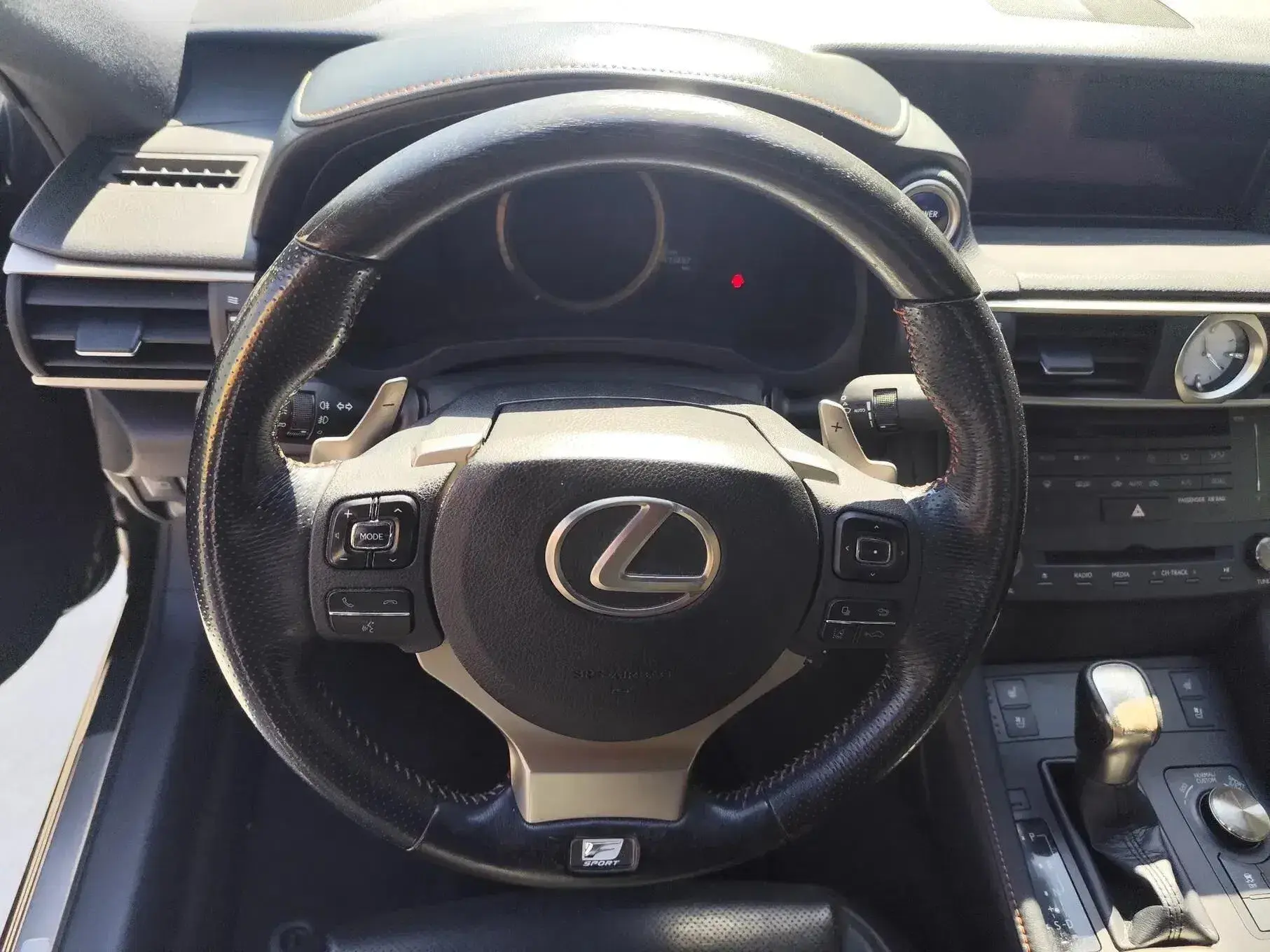Lexus RC 300h Black Edition 16
