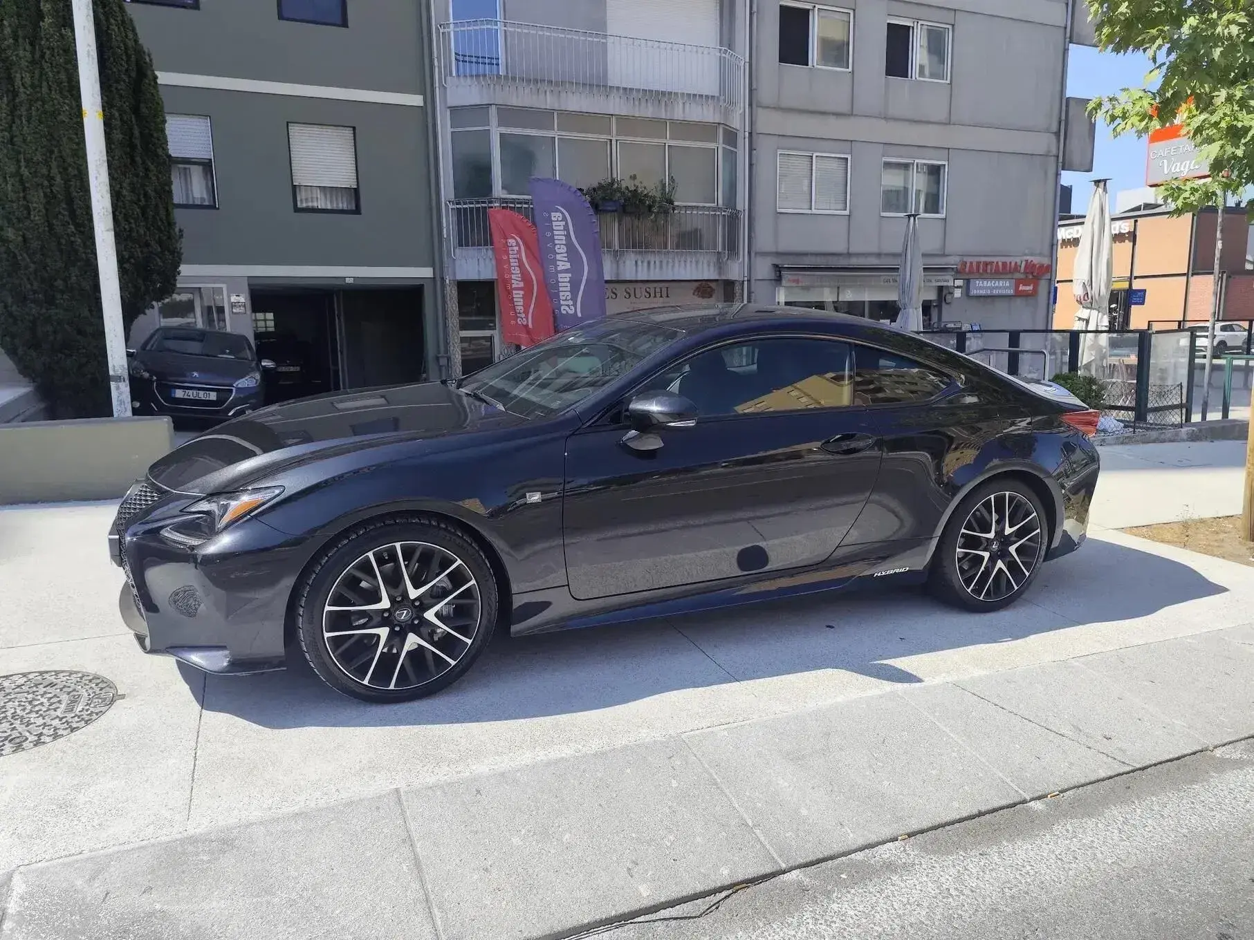 Lexus RC 300h Black Edition 23