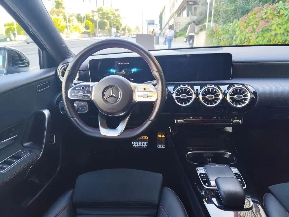 Mercedes-Benz A 180 d 7G-DCT AMG Line 16
