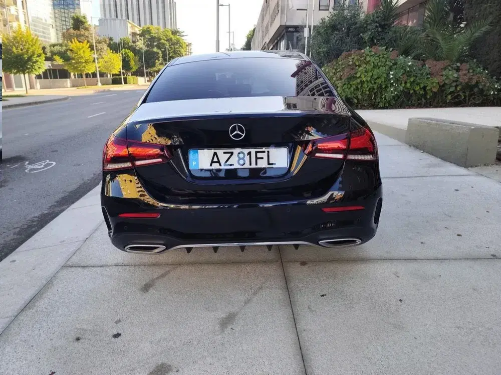 Mercedes-Benz A 180 d 7G-DCT AMG Line 19