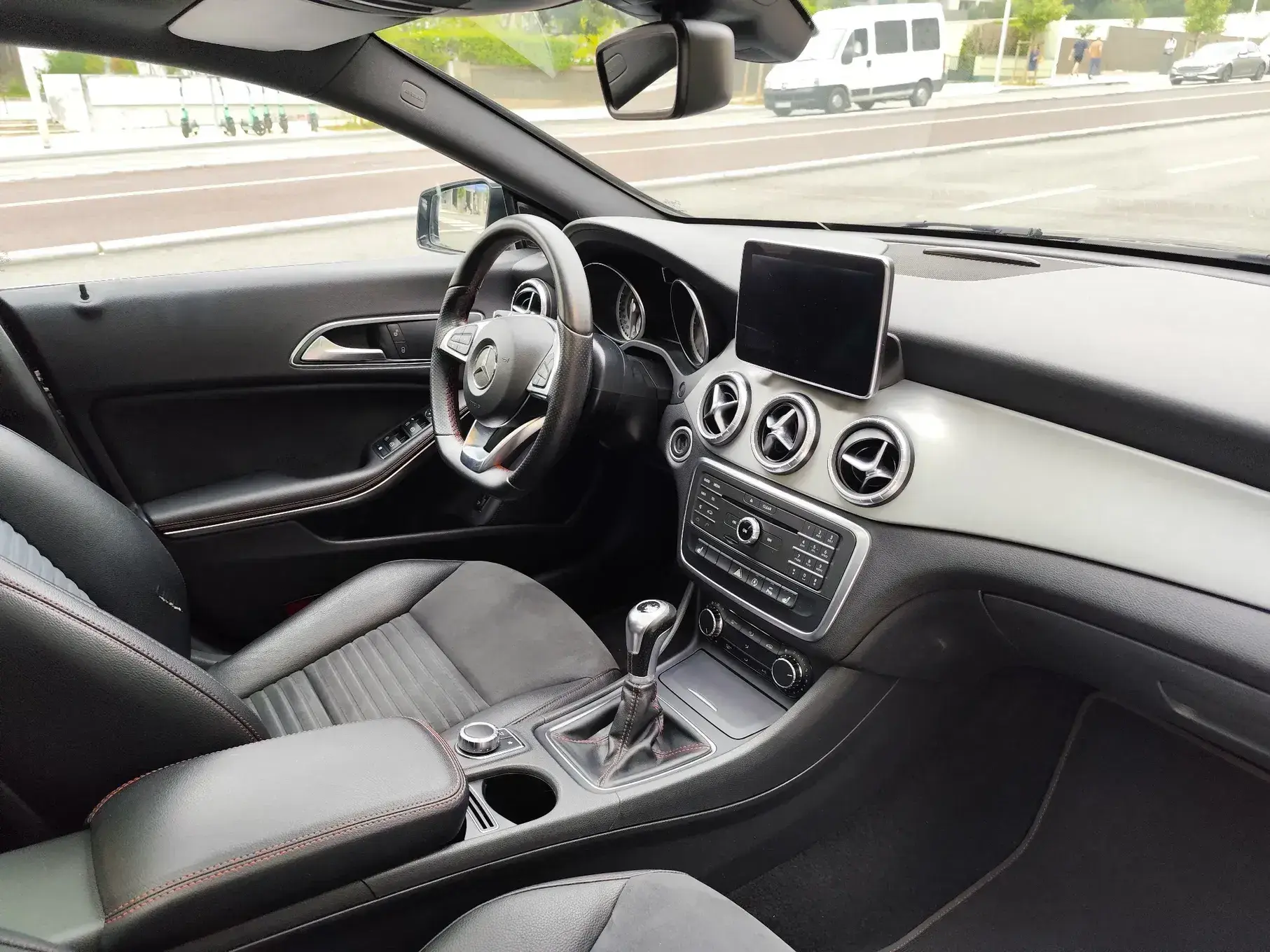 Mercedes-Benz CLA 200 (CDI) d AMG Line 18