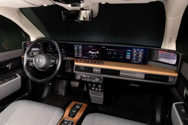 Honda e Advance (17") 16
