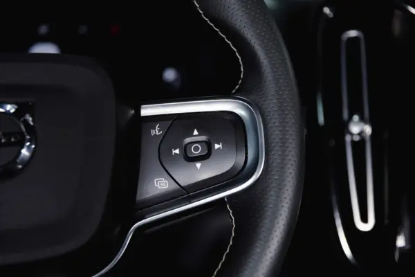 Volvo XC 40 P8 AWD Recharge RDesign 23