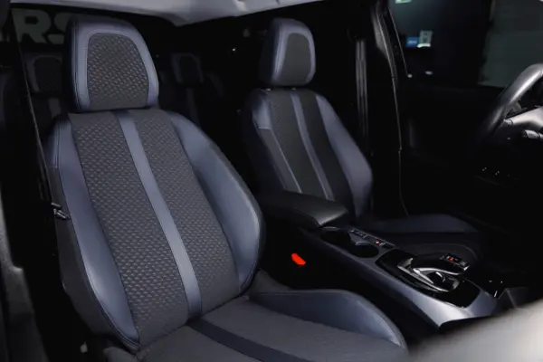 Peugeot e-2008 Allure 10