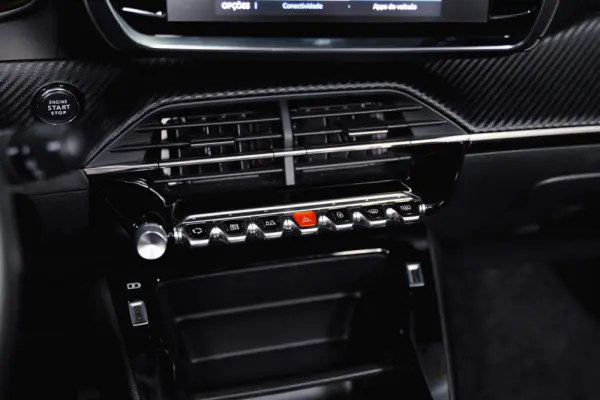 Peugeot e-2008 50 kWh Active Pack 8