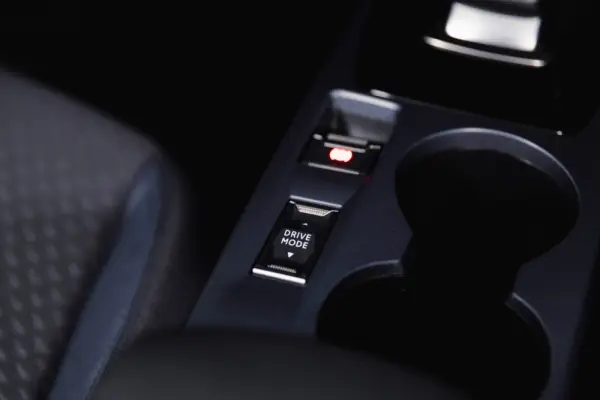 Peugeot e-2008 50 kWh Allure Pack 17