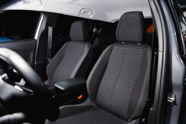 Peugeot e-2008 50 kWh Active Pack 9