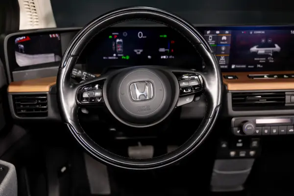 Honda e Advance (17") 18