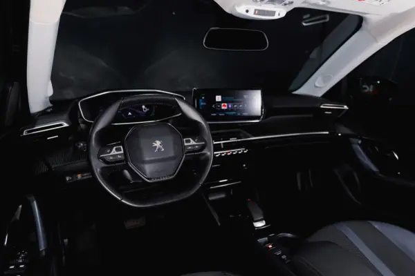 Peugeot e-2008 50 kWh Allure Pack 12