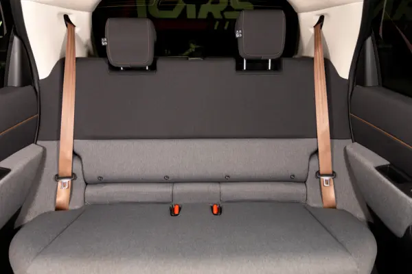 Honda e Advance (17") 12