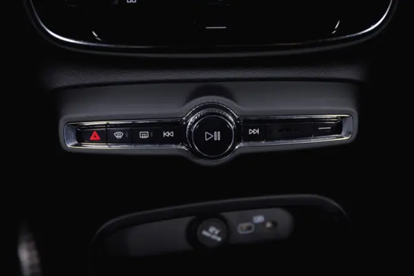 Volvo XC 40 P8 AWD Recharge RDesign 24