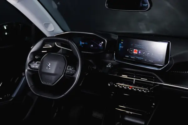 Peugeot e-2008 Allure 16