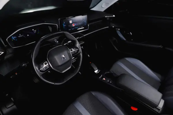 Peugeot e-2008 50 kWh Allure Pack 5