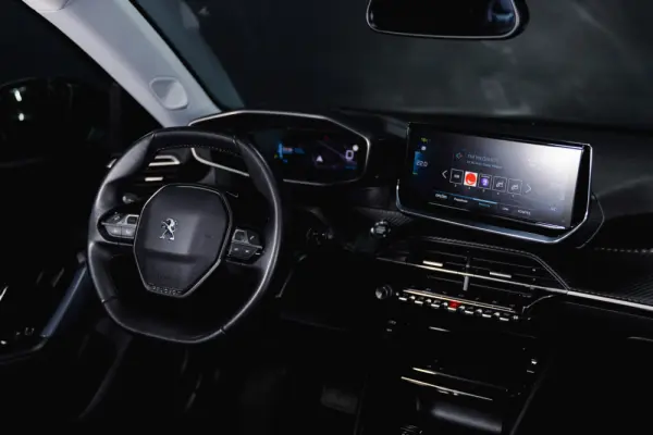 Peugeot e-2008 50 kWh Allure Pack 16