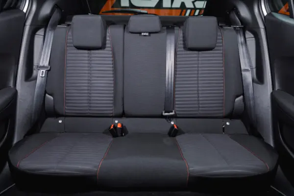 Peugeot e-2008 50 kWh Active Pack 11