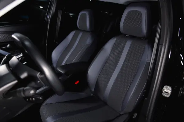 Peugeot e-2008 50 kWh Allure Pack 9