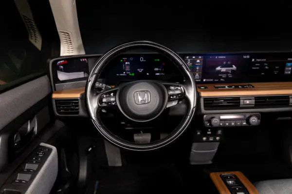 Honda e Advance (17") 14