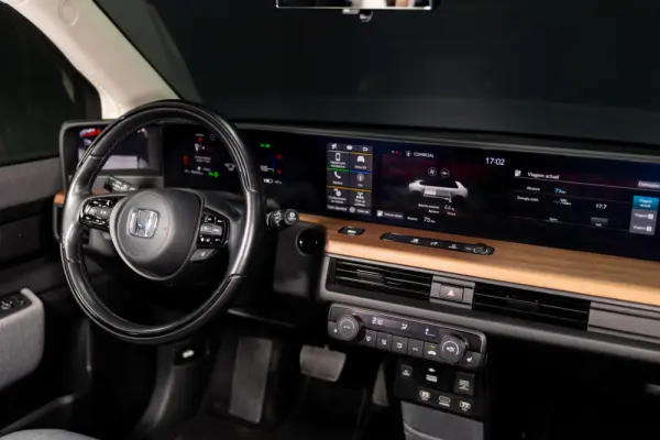 Honda e Advance (17") 17