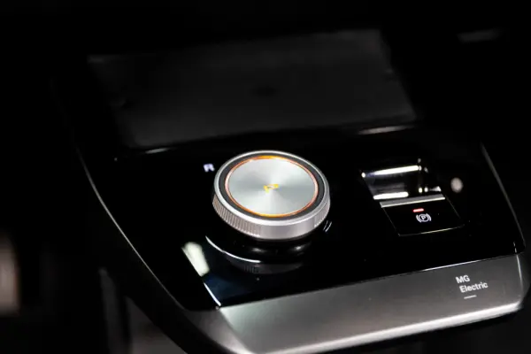 MG MG4 64 kWh Luxury 23