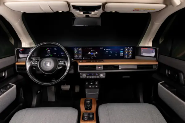 Honda e Advance (17") 15